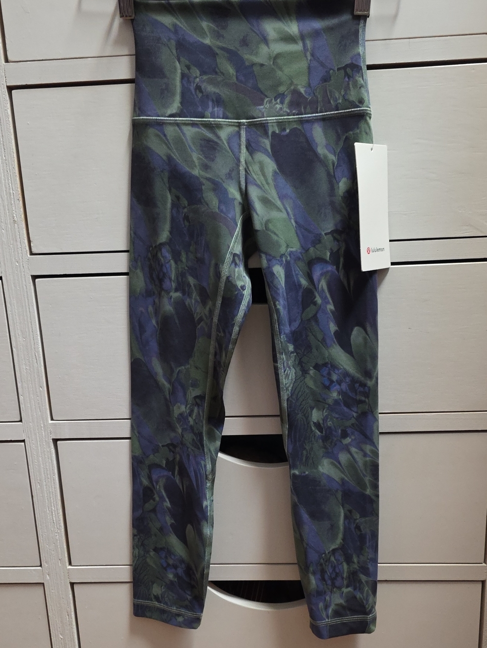 Lululemon Align High-Rise Crop pants in the Nouveau Marble Palm Court Multi Sz0